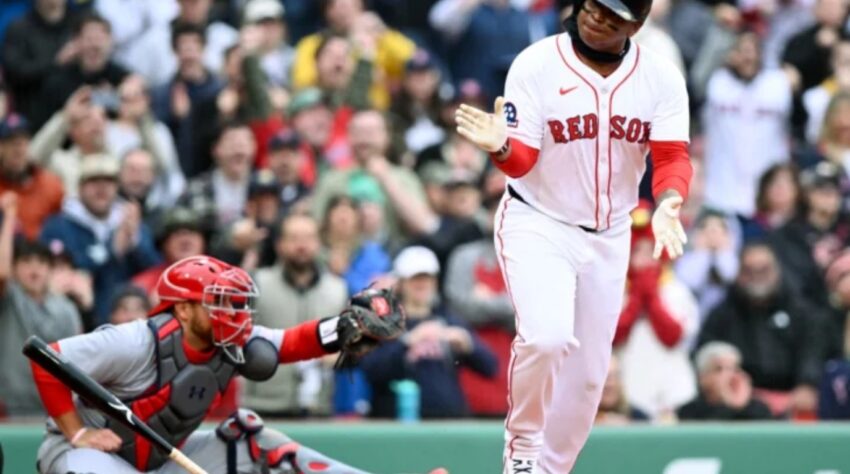 Rafael Devers y Teoscar Hernández