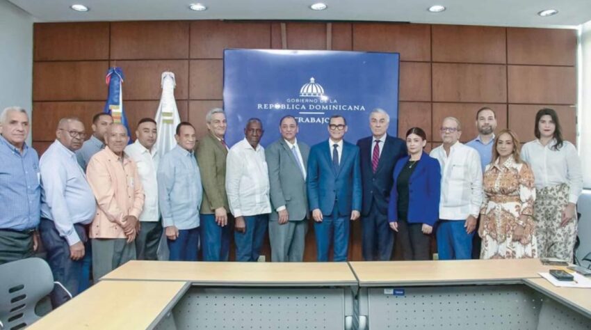 Aumento salarial de hasta 30 % para empleados en RD