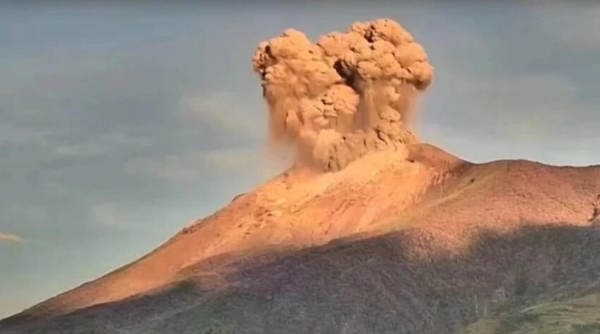 Volcán Kanlaon en Filipinas arroja cenizas