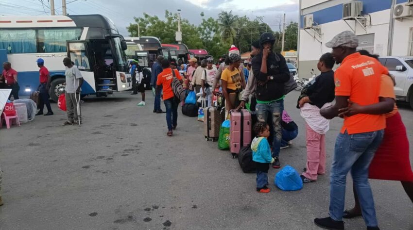 Centros médicos para deportados de Haití por RD