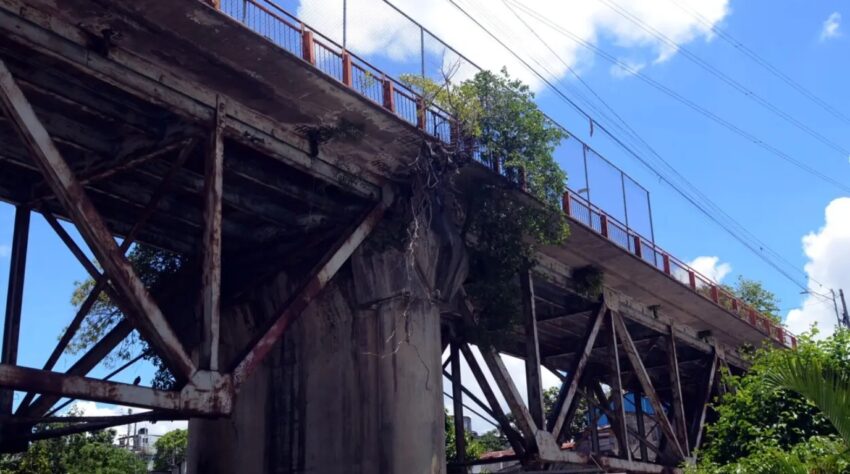 colapsar el puente de La Barquita
