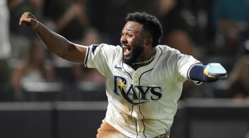 Junior Caminero es líder jonronero sorpresa dominicano