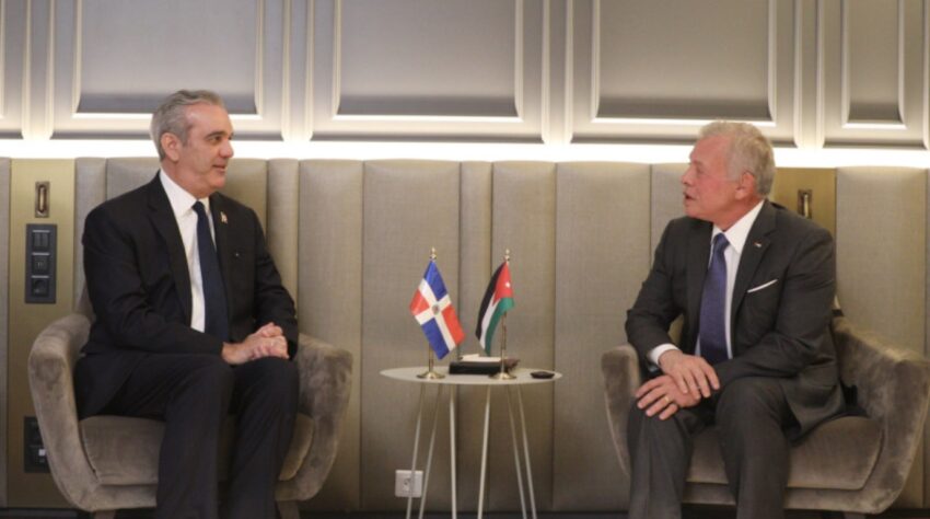 Presidente Luis Abinader se reúne con el rey de Jordania