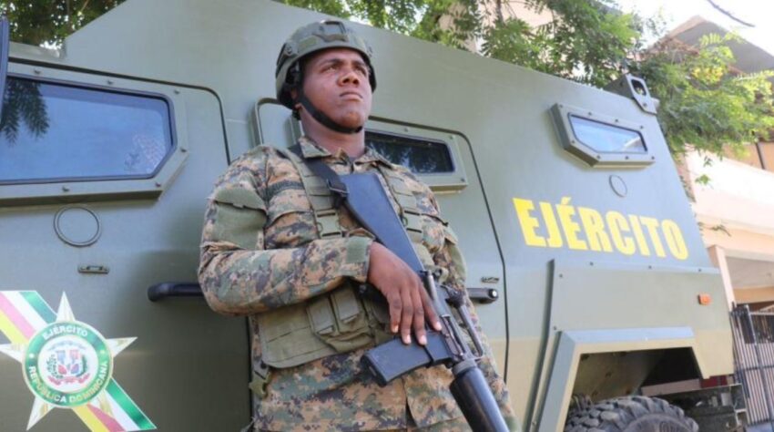 Soldado dominicano herido por lanzamiento de piedras
