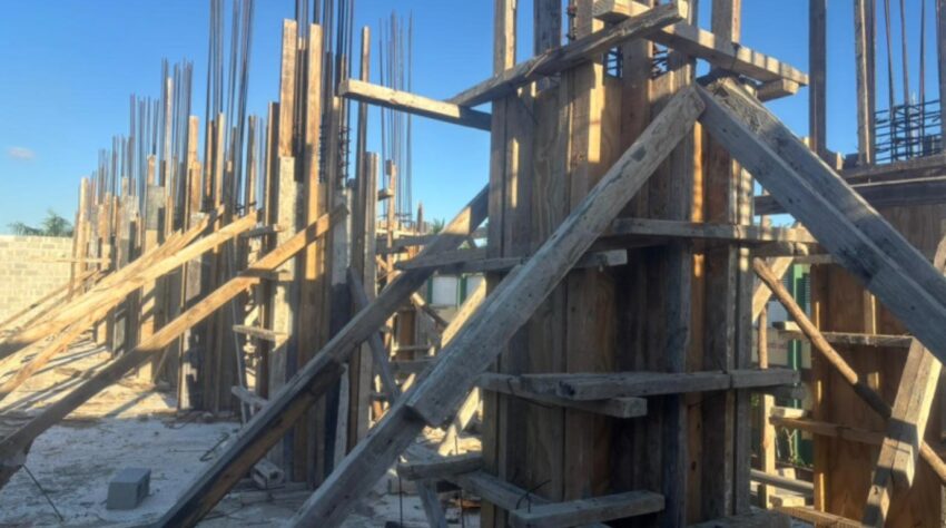 Anuncian aulas móviles escuela Cristo Rey