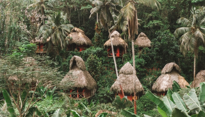 casas suspendidas en Miches