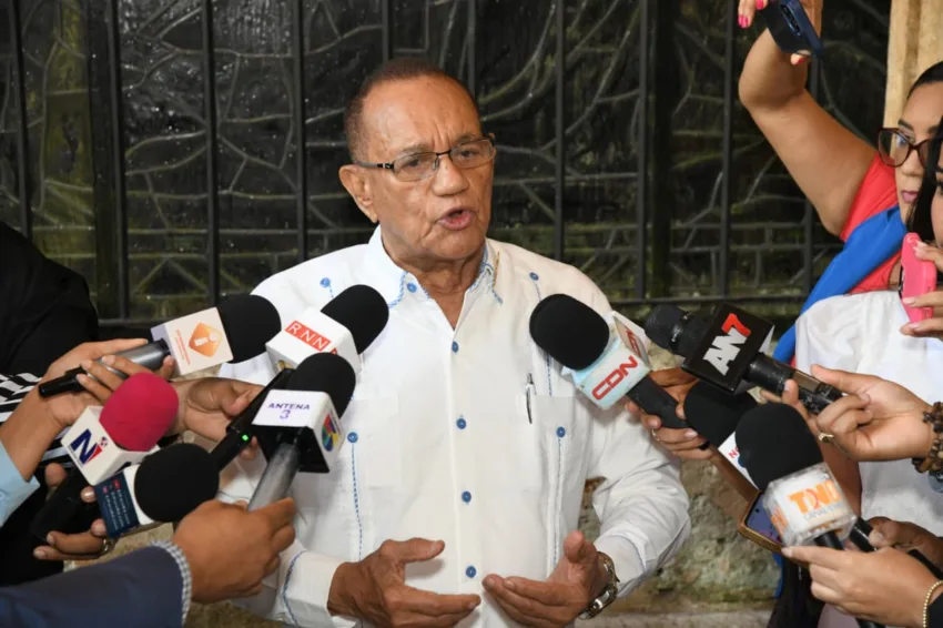 Gabriel del Río Rechaza Propuesta para Reducir Costos Laborales