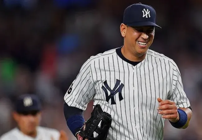 Alex Rodríguez es exaltado al Salón de la Fama del béisbol dominicano