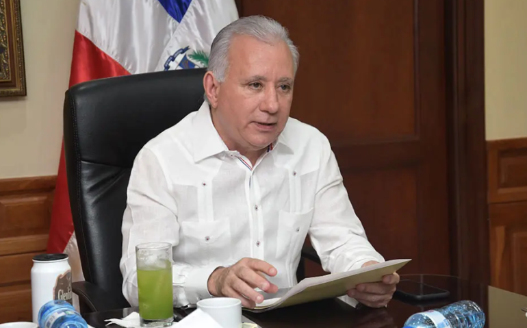 Antonio Taveras renuncia al PRM